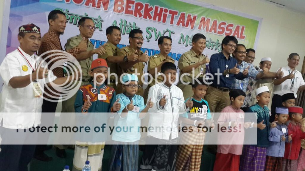 Foto bersama - TPK Koja bersama peserta Suntan massal. (Foto: Bayu/MN)